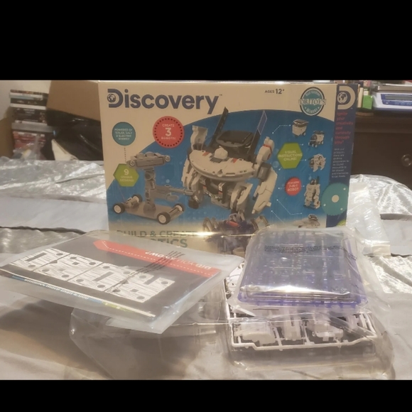 Build and Create Robotics, Create 3 Robots (New Open Box) By Discovery - Picture 11 of 11